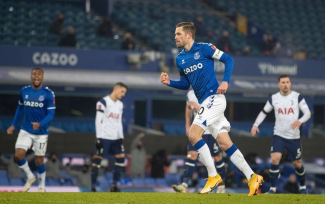 总是乐于与 总是乐于与